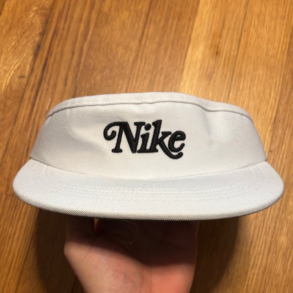 Nike White Visor Hat Golf Cap - Picture 3 of 6